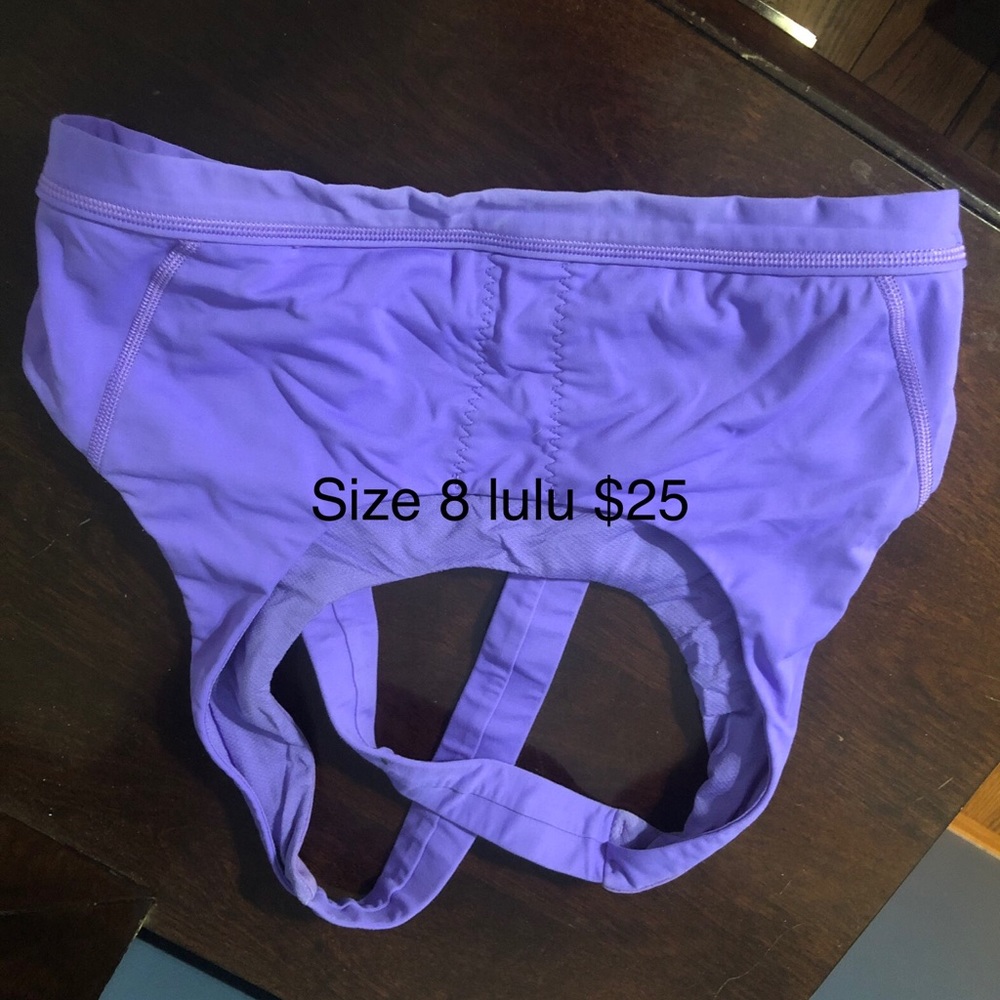 Size 8 lululemon sports bra